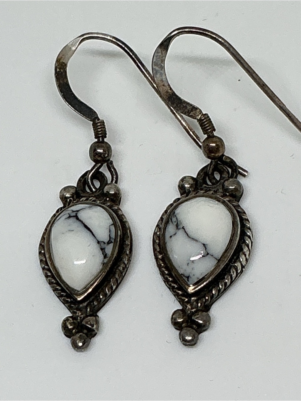 Vintage Sterling White Buffalo Turquoise Teardrop Dangle Earrings Southwestern - Picture 4 of 6